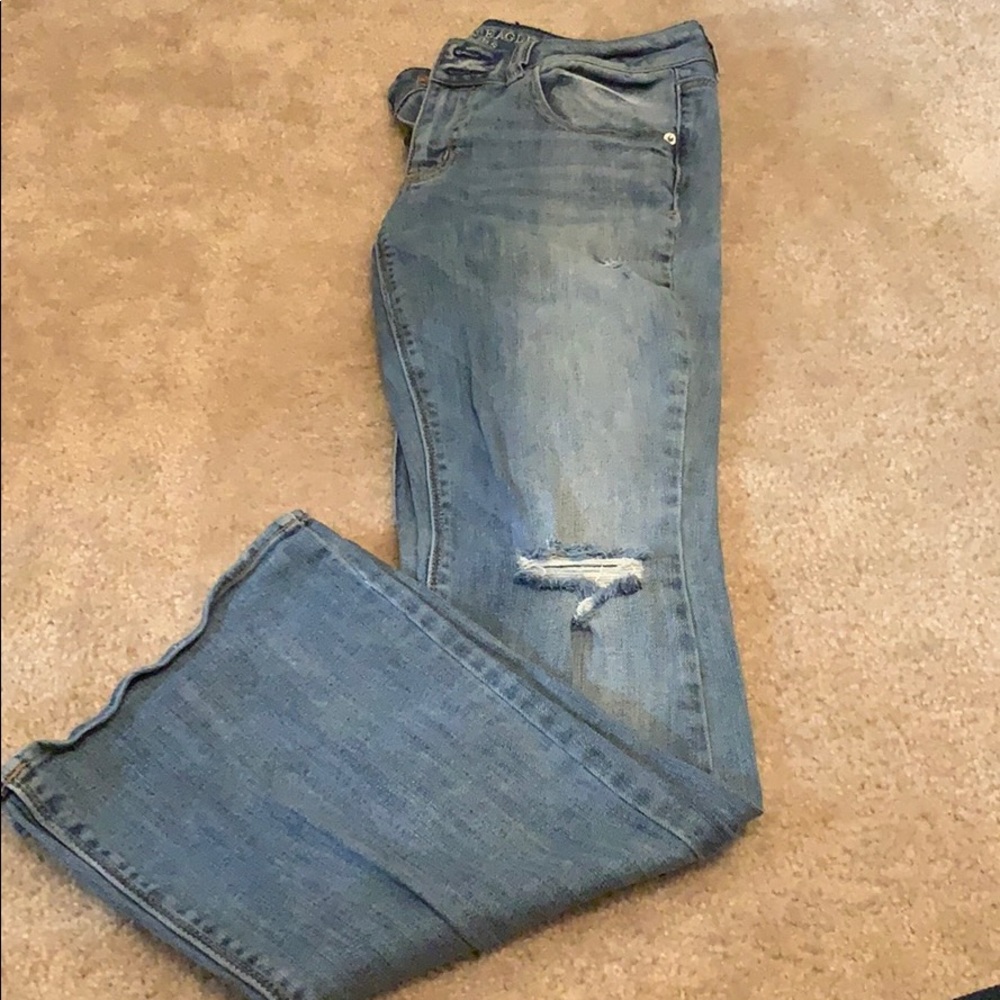 AEO Artist Fade/Stretch Flare Jeans